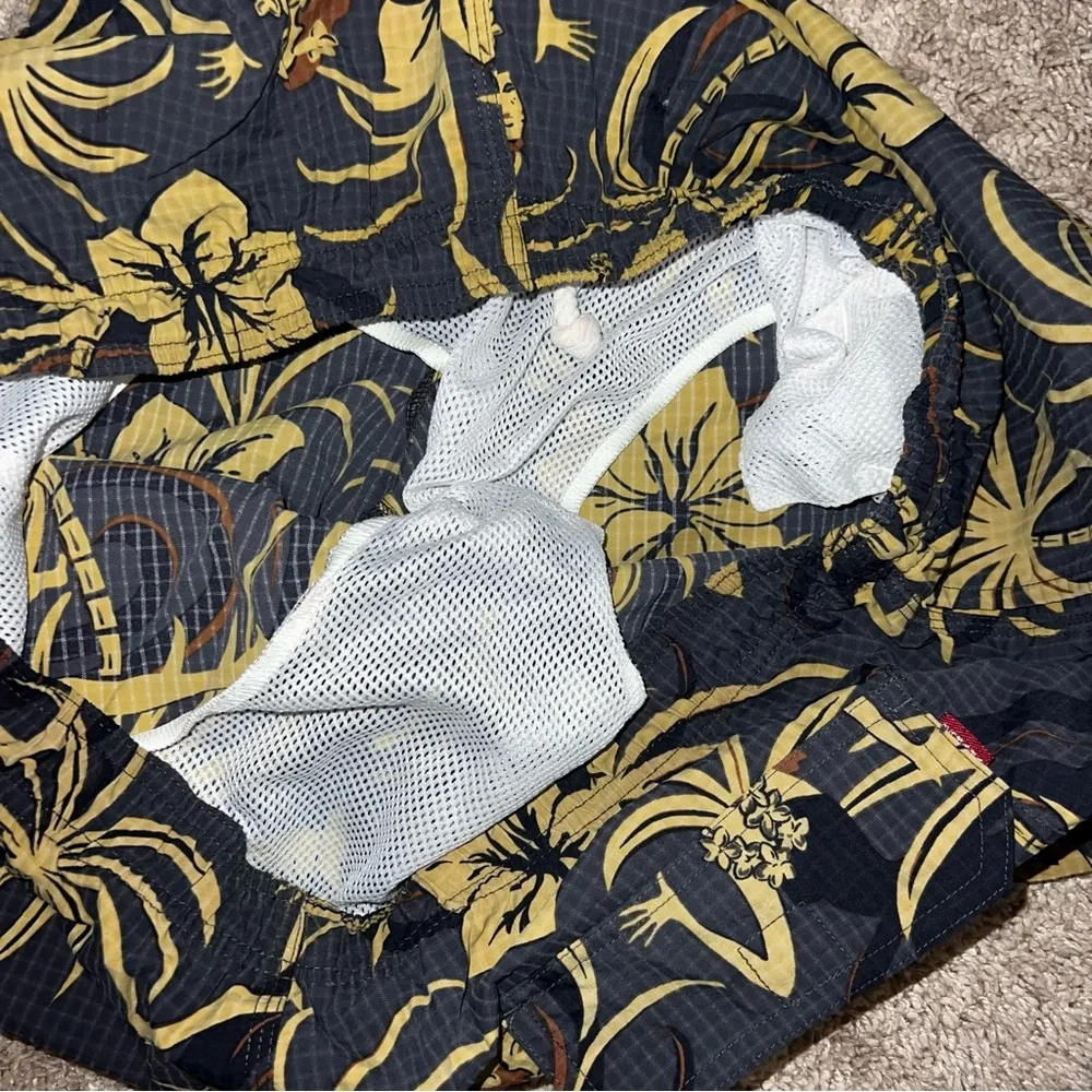 Tommy Bahama Swim Trunks Hawaiian Print Size Large